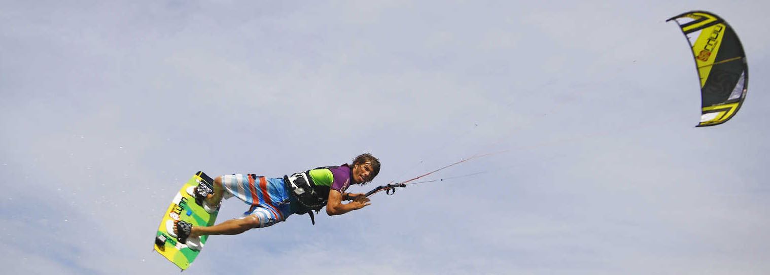 Passion makes us fly  Welcome to the world of Peter Lynn, a wind driven world where our passion for kitesports fuels our desire to deliver the best kites for any kiting discipline. At Peter Lynn we are kiteflyers at heart, and have been for over four decades, which makes us one of the oldest and most trusted kite brands in the world. Our mission is to make all kite disciplines accessible and enjoyable for everyone. From kiteboarding to powerkiting and everything in between. It is in this spirit that we offer such a complete and uniquely wide variety of high quality kites and related products that suit all ages, all skill levels and all passions.